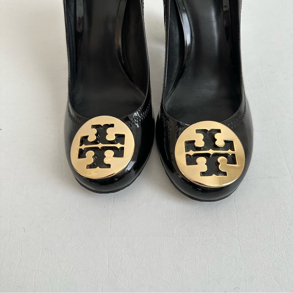 Tory Burch Black Patent Heels with Gold Detail - Picture 10 of 16